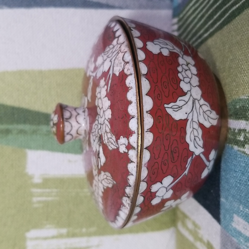 Vtg Chinese  White and Red Floral Cloisonne Covered Bowl Trinket With Lid